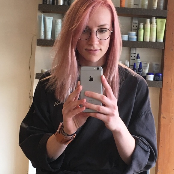 Meet your Posher, Hannah - Picture 3 of 4